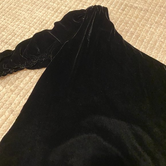 Joie Wayman velvet one shoulder ruched top sz 0 black - Picture 4 of 5
